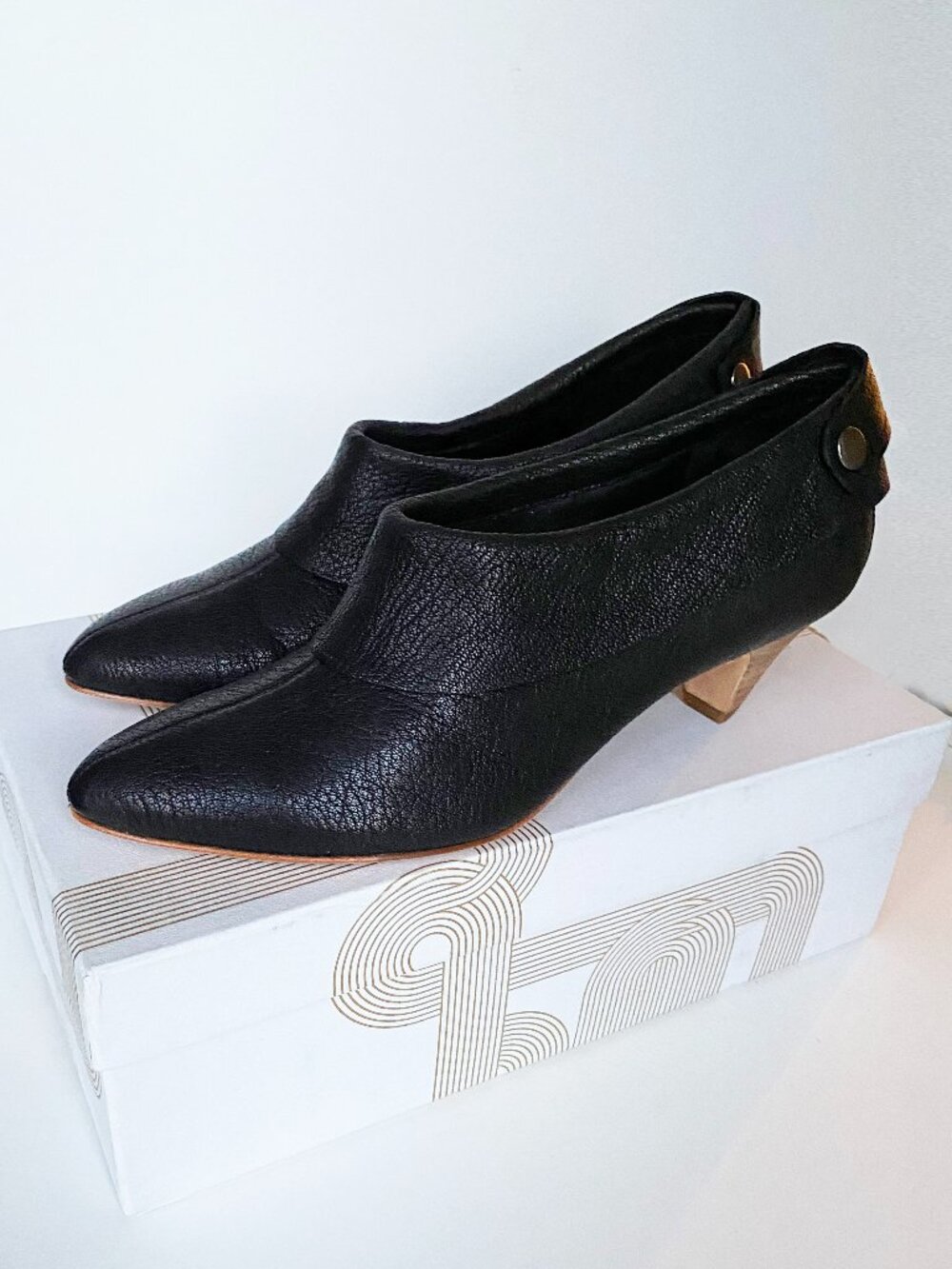 Sigerson Morrison Black Leather Ankle Booties - Size 7.5 - Like New - Never Worn